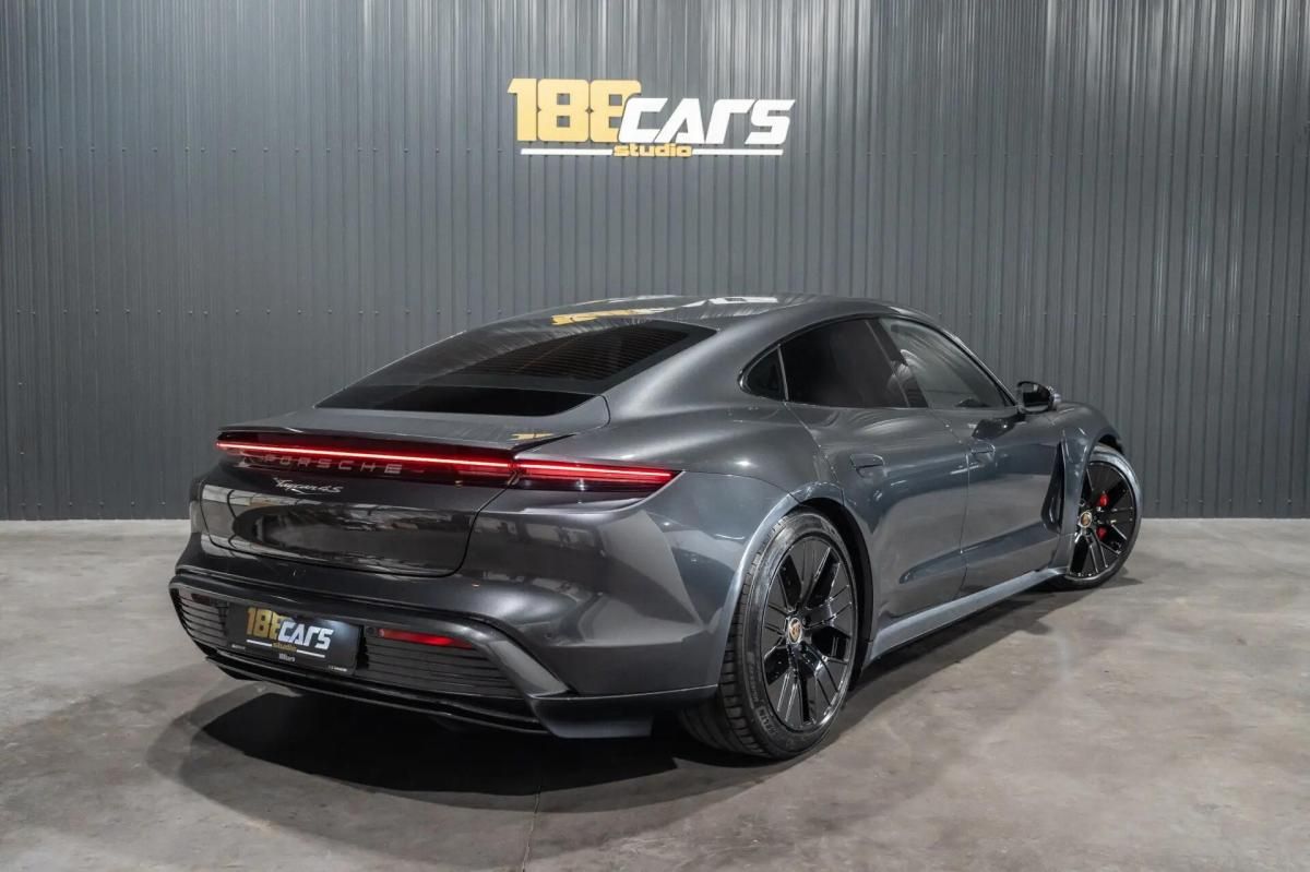 porsche-taycan-2021-eletrico-0cc