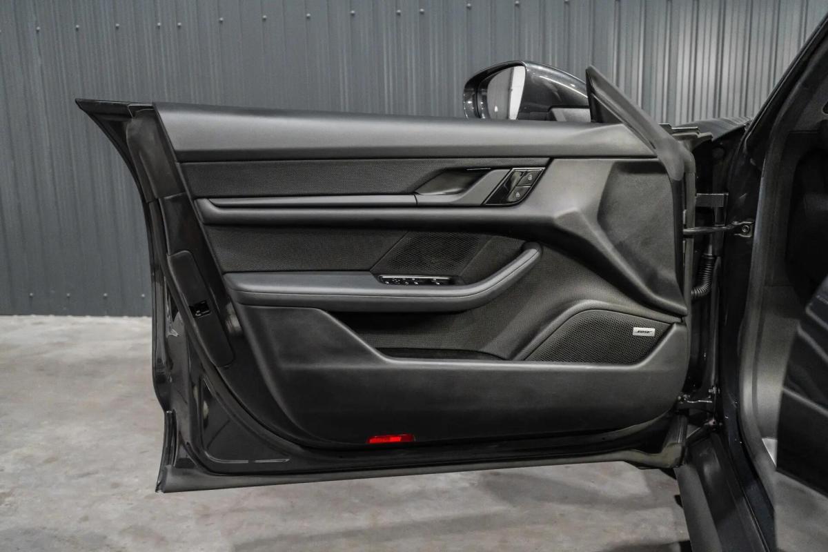 porsche-taycan-2021-eletrico-0cc