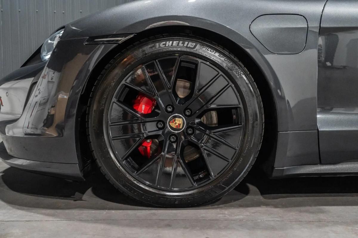 porsche-taycan-2021-eletrico-0cc