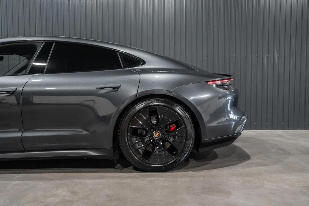 porsche-taycan-2021-eletrico-0cc