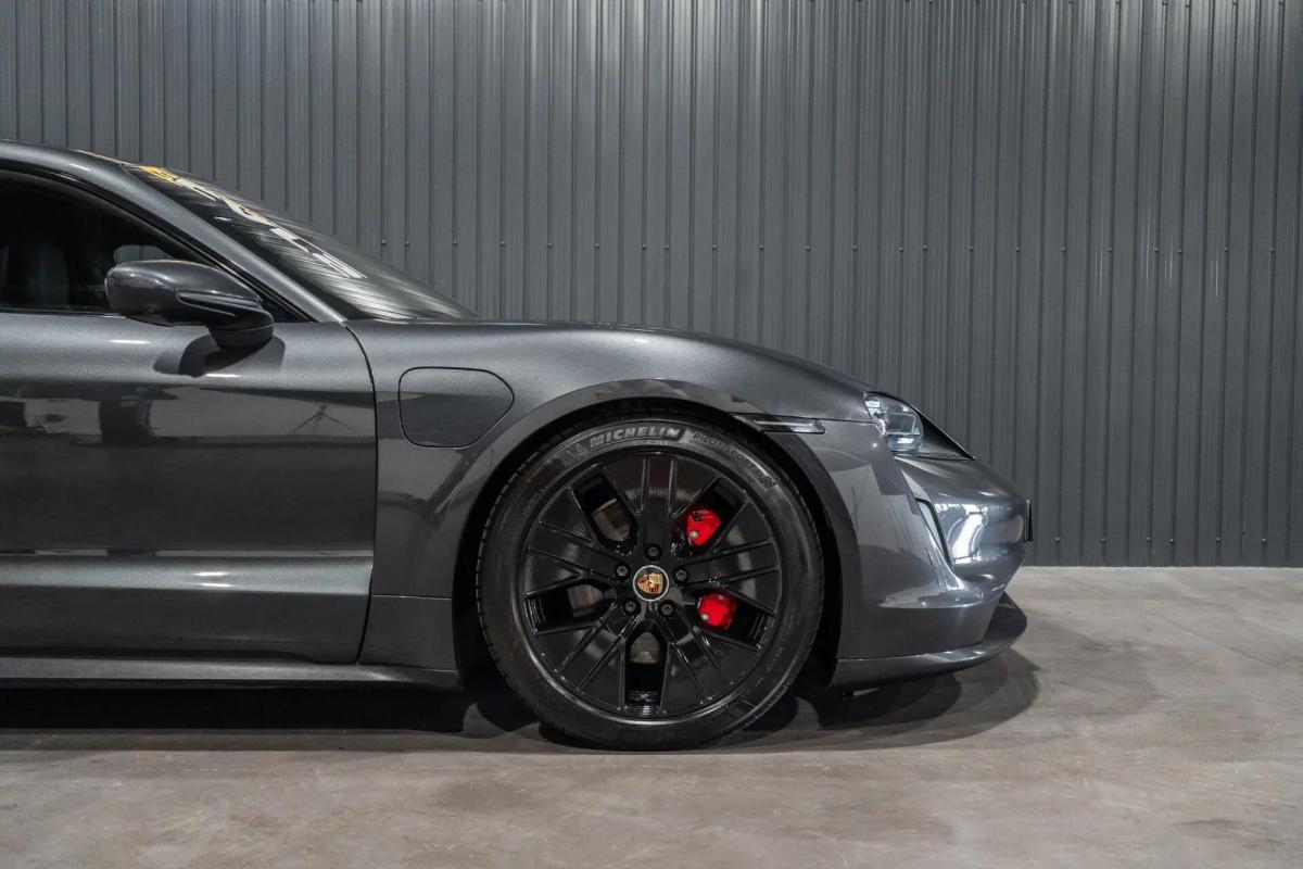 porsche-taycan-2021-eletrico-0cc
