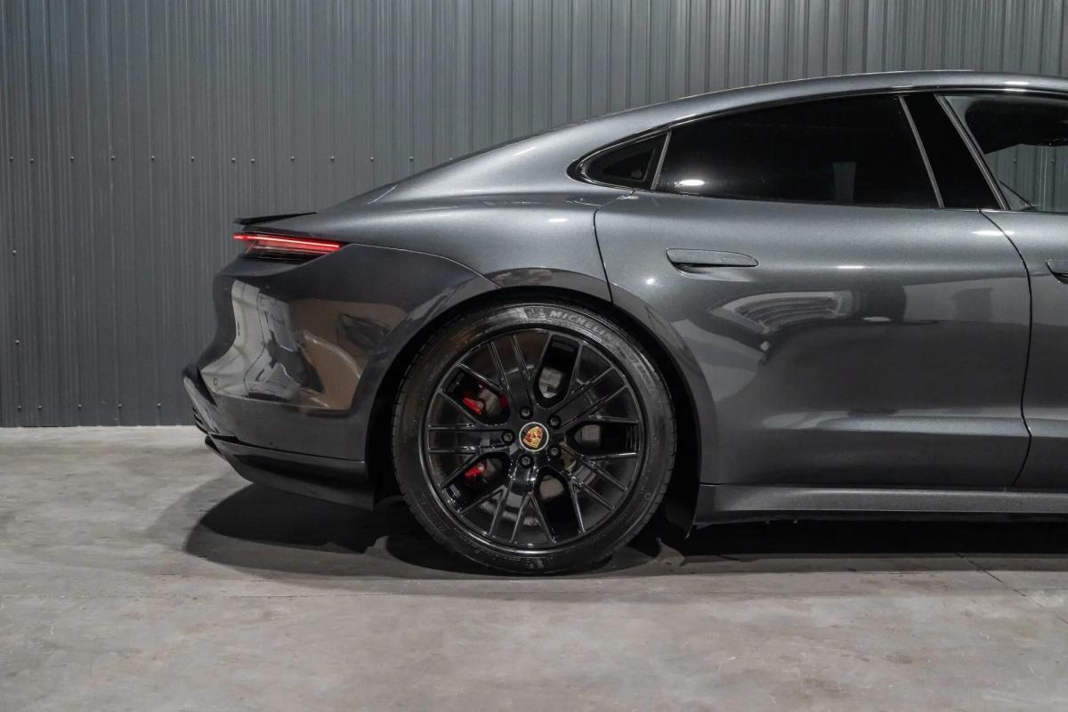 porsche-taycan-2021-eletrico-0cc