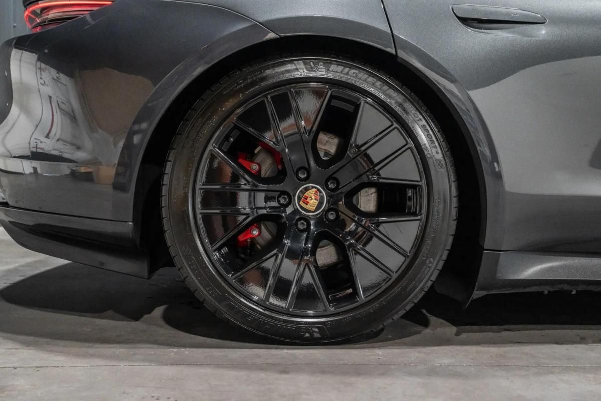 porsche-taycan-2021-eletrico-0cc
