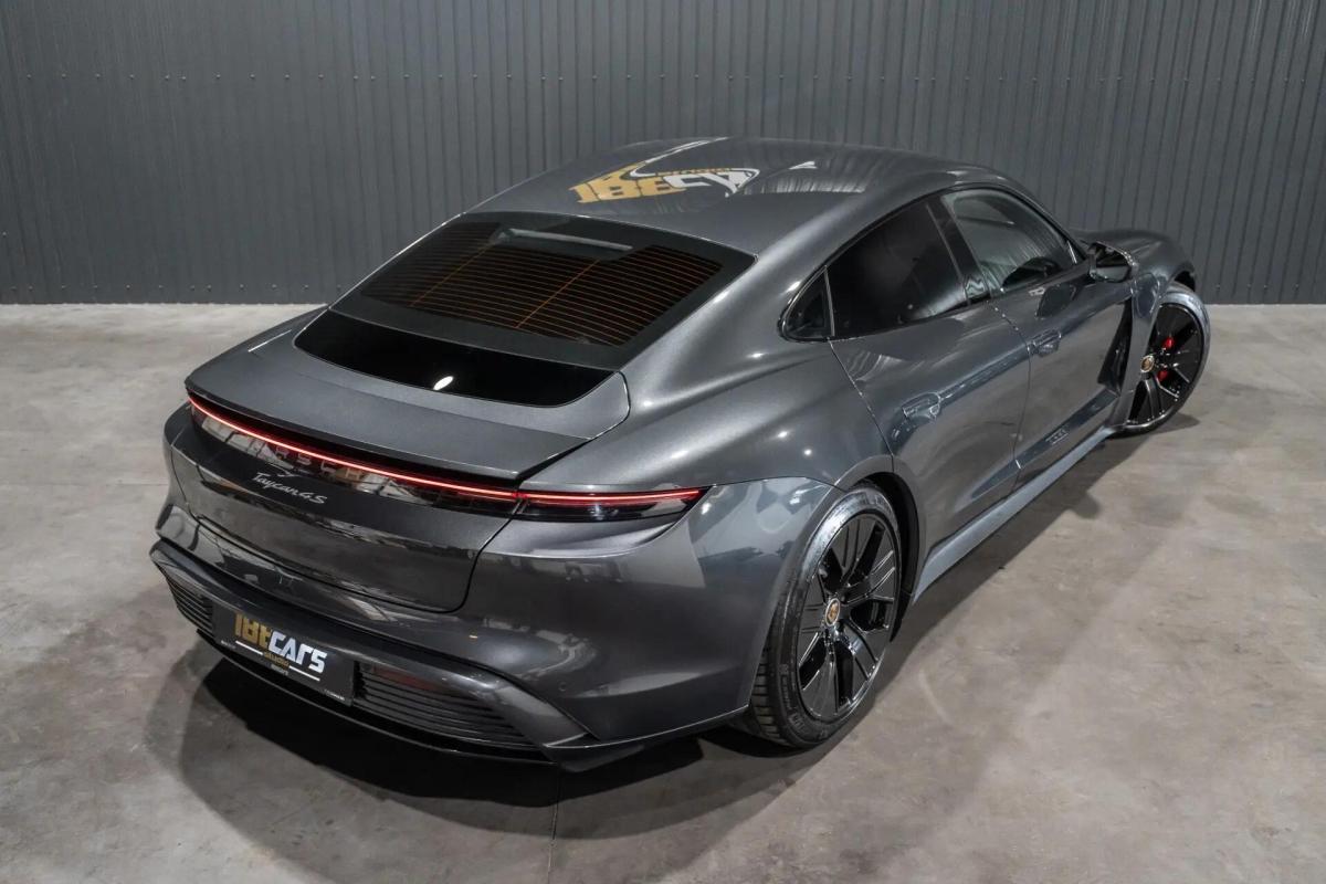 porsche-taycan-2021-eletrico-0cc