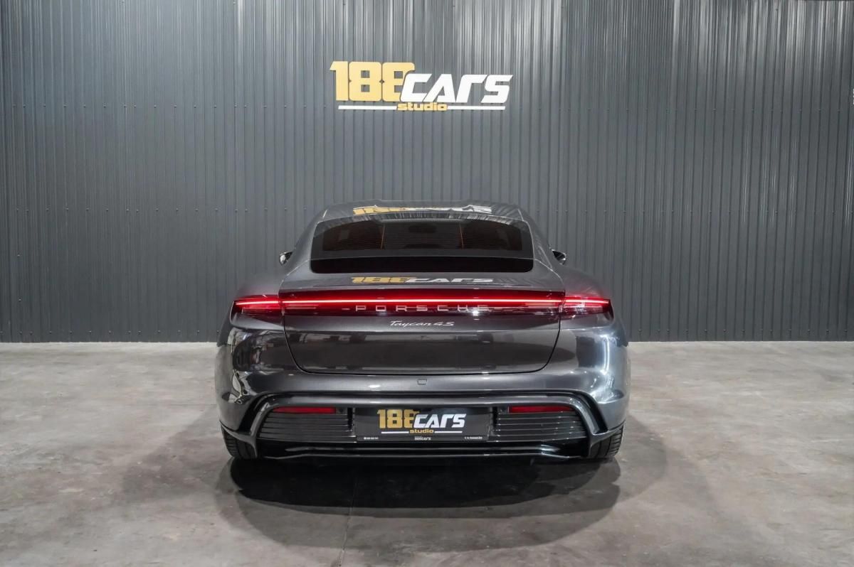 porsche-taycan-2021-eletrico-0cc