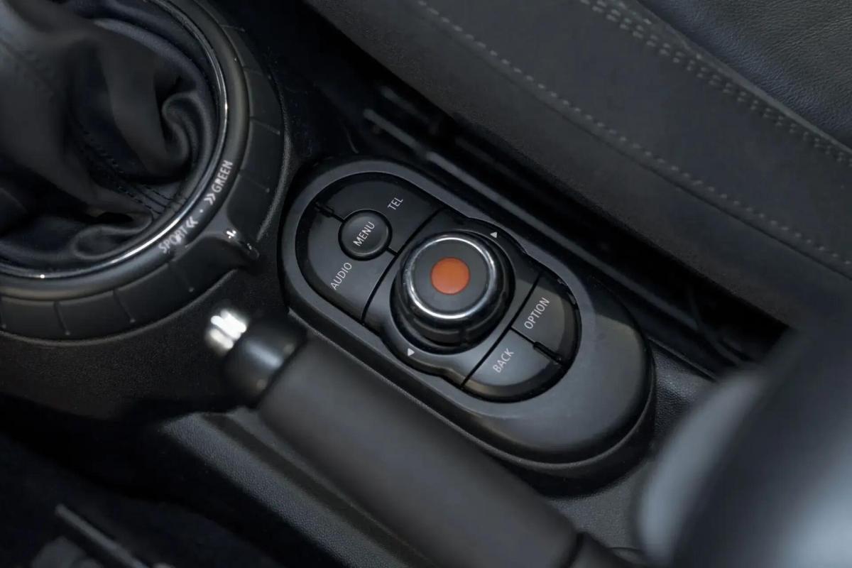 mini-cooper-d-2015-diesel-1496cc
