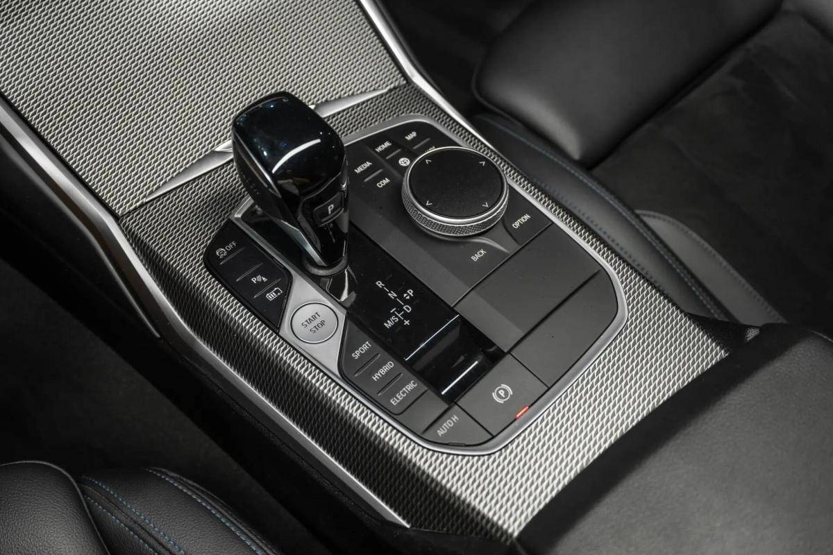 bmw-serie-3-330e-xdrive-2020-hibrido-a-gasolina-1998cc