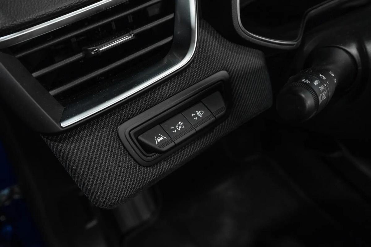 renault-clio-2024-hibrido-a-gasolina-1598cc