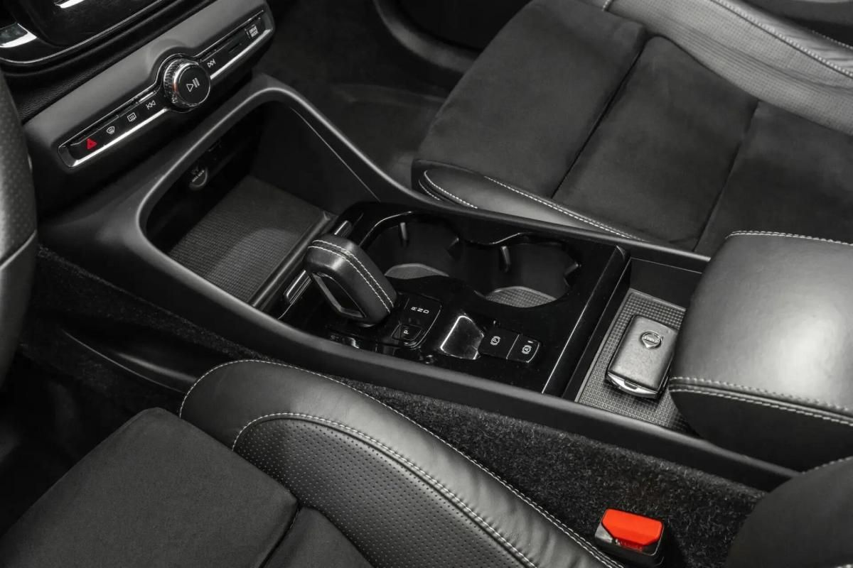 volvo-xc40-2020-hibrido-a-gasolina-1477cc