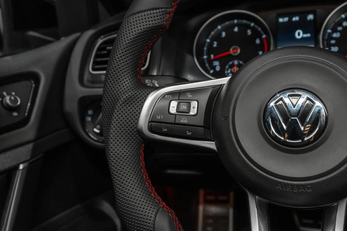 volkswagen-golf-2016-gasolina-1984cc