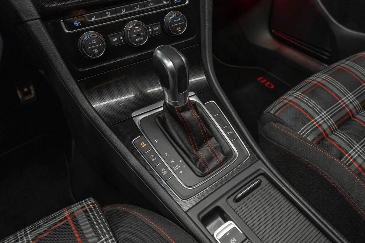 volkswagen-golf-2016-gasolina-1984cc