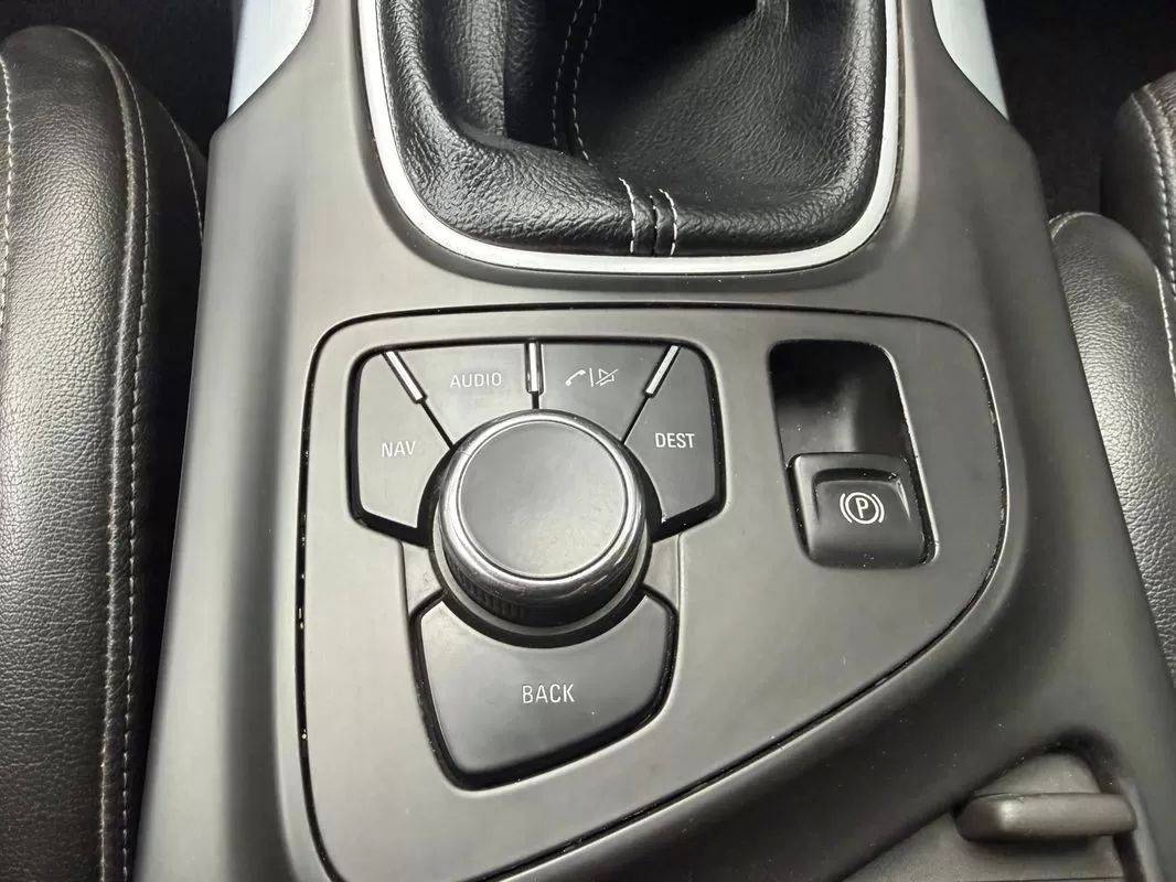 opel-insignia-sports-tourer-2011-diesel-1956cc
