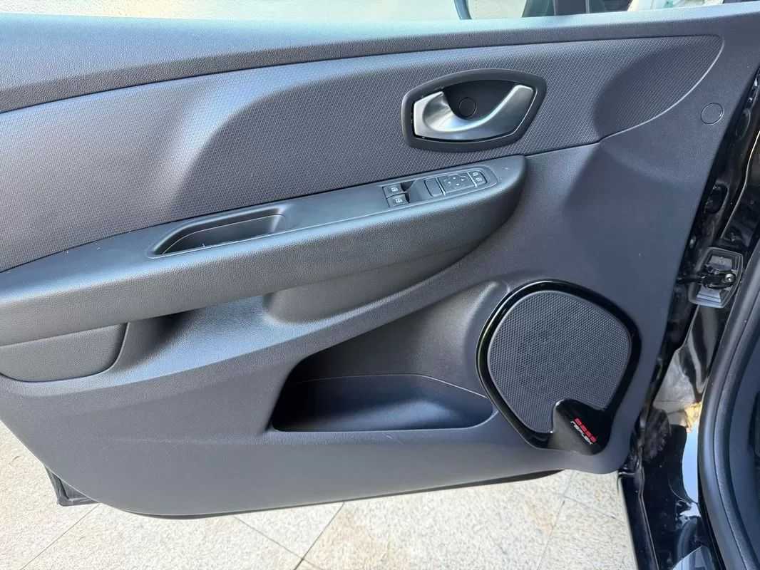 renault-clio-sport-tourer-2019-diesel-1461cc