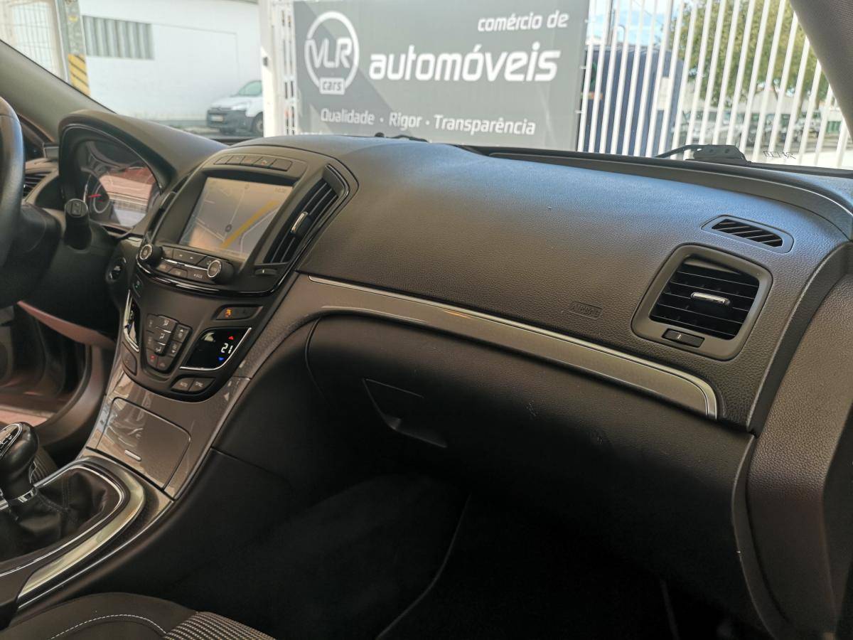 opel-insignia-sports-tourer-2015-diesel-1598cc
