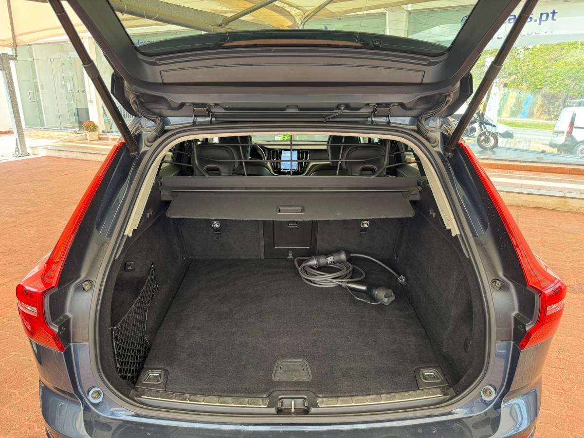 volvo-xc60-2022-hibrido-a-gasolina-1969cc