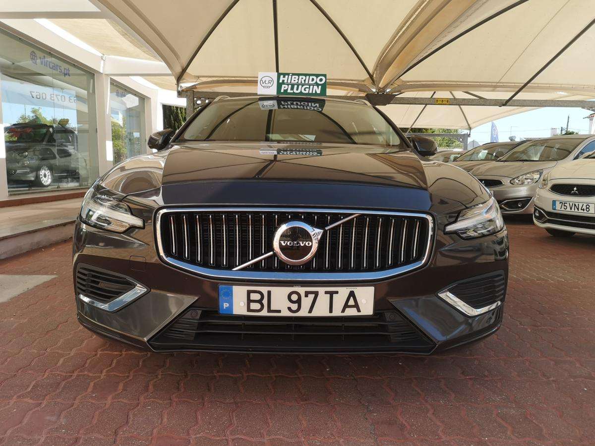 volvo-v60-2024-hibrido-a-gasolina-1969cc