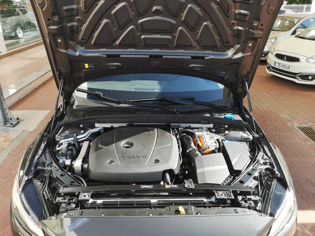 volvo-v60-2024-hibrido-a-gasolina-1969cc