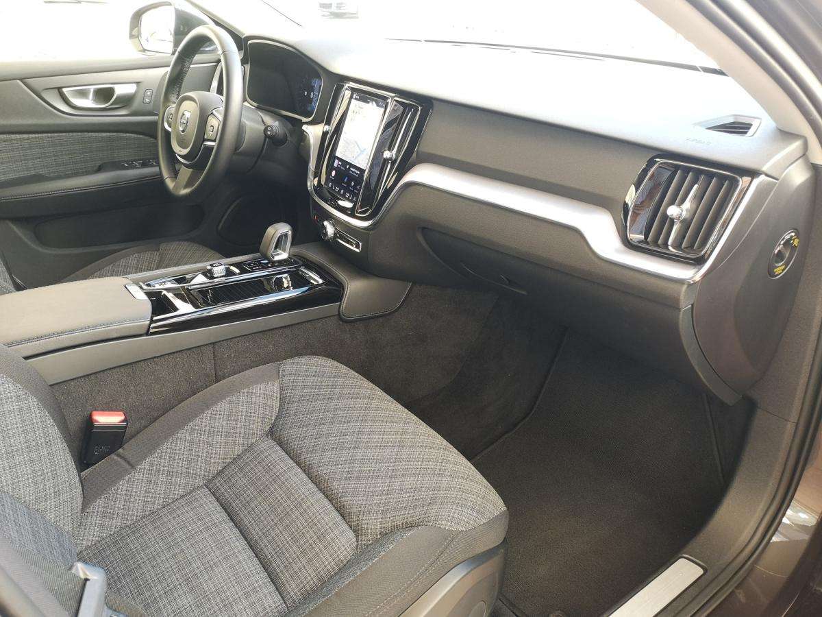 volvo-v60-2024-hibrido-a-gasolina-1969cc