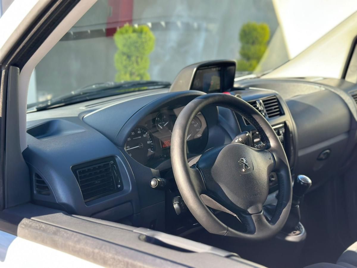 peugeot-expert-2015-diesel-1560cc