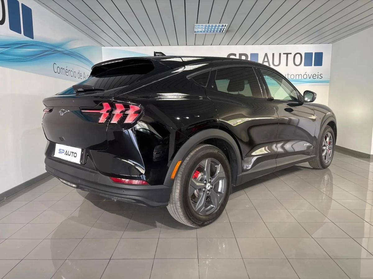 ford-mustang-mach-e-2021-eletrico-0cc