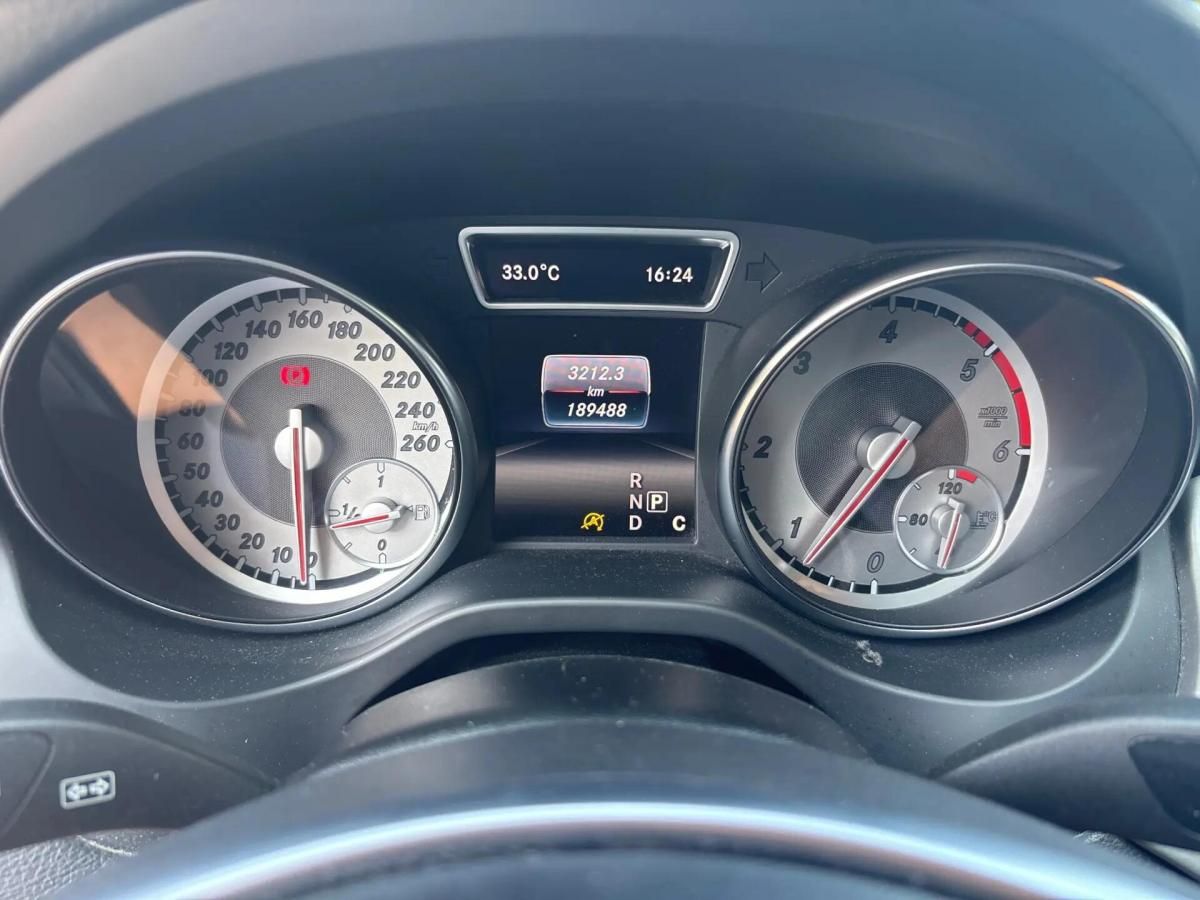mercedes-benz-cla-220-d-shooting-brake-2015-diesel-2143cc