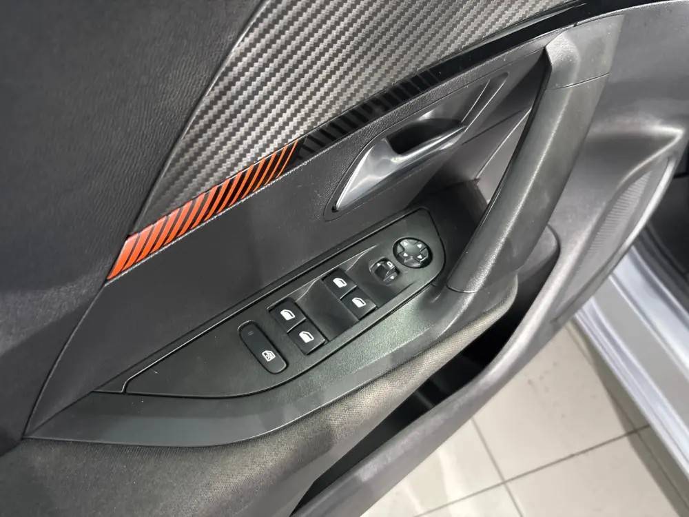 peugeot-2008-2020-gasolina-1199cc