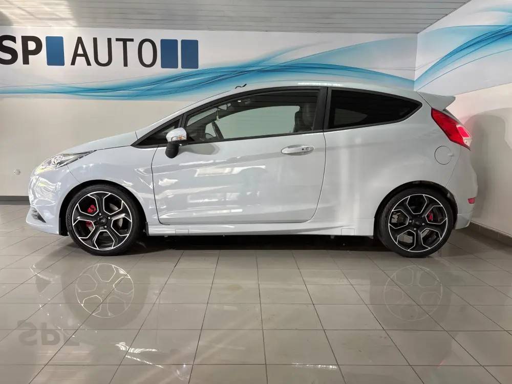 ford-fiesta-2016-gasolina-1596cc