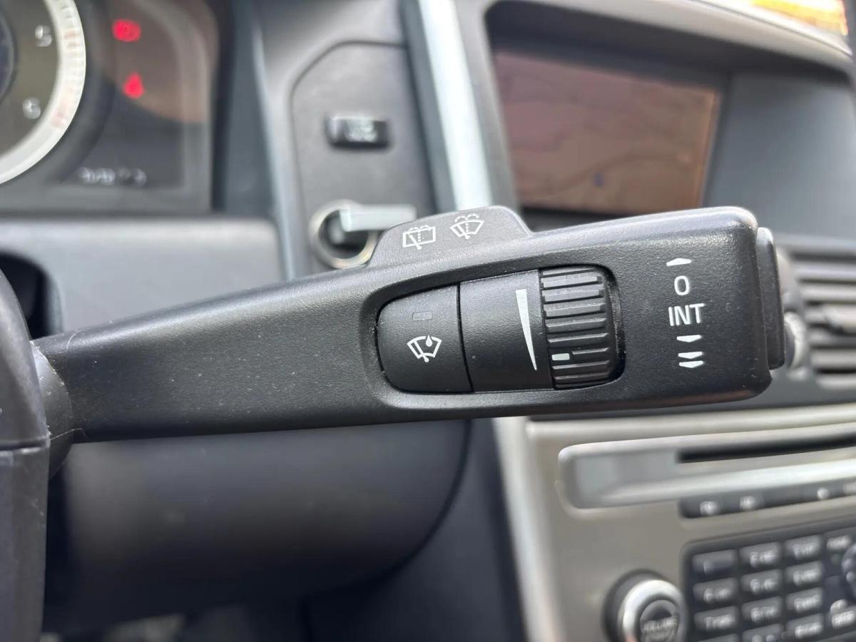 volvo-xc60-2010-diesel-2400cc