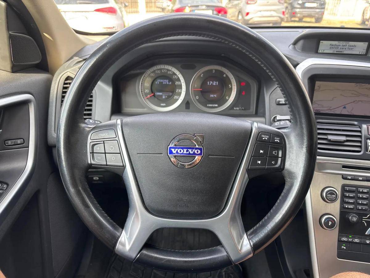 volvo-xc60-2010-diesel-2400cc
