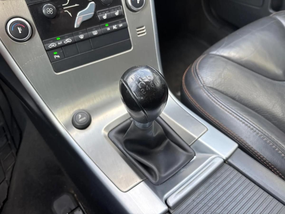 volvo-xc60-2010-diesel-2400cc