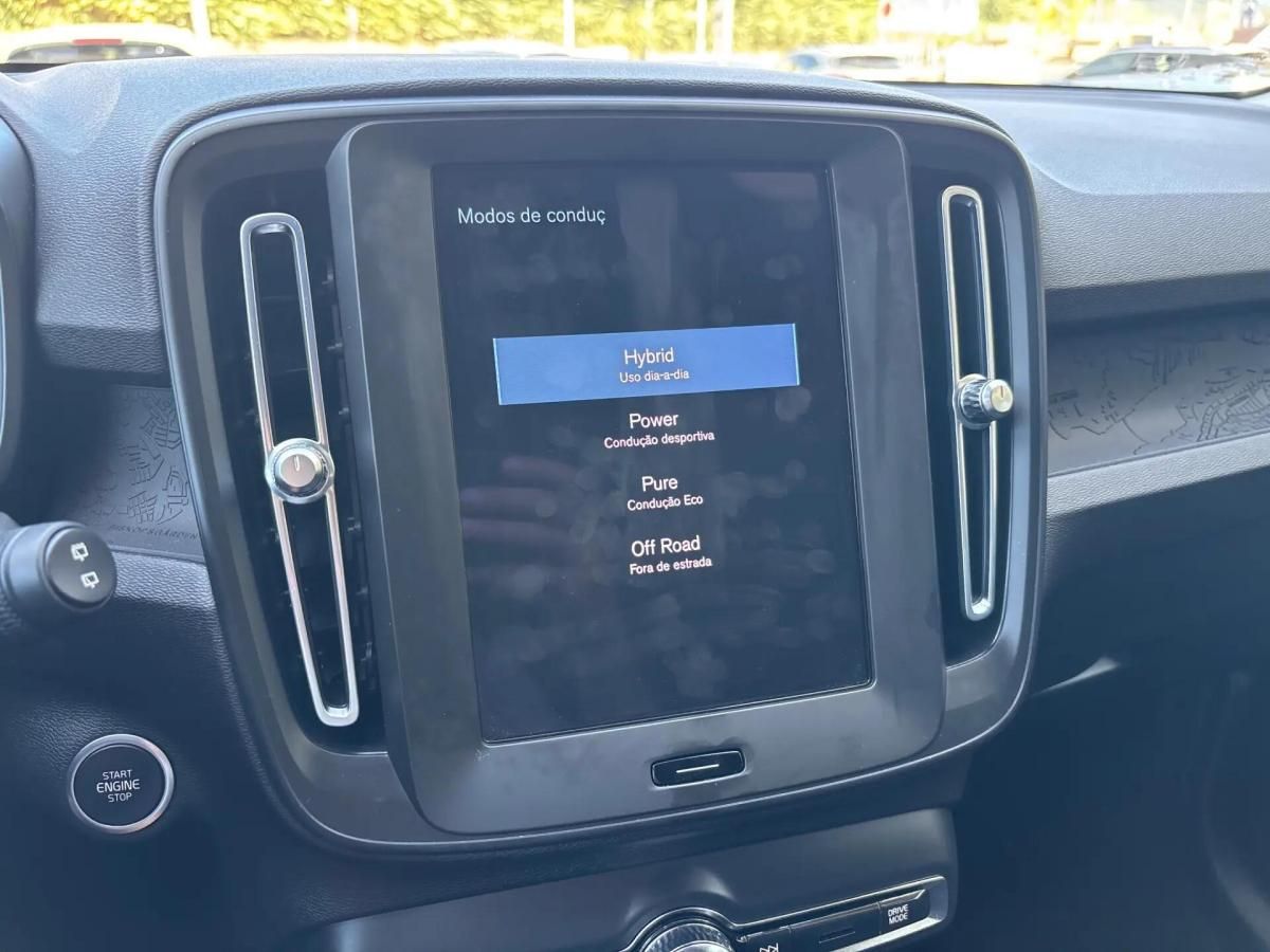 volvo-xc40-2023-hibrido-a-gasolina-1477cc