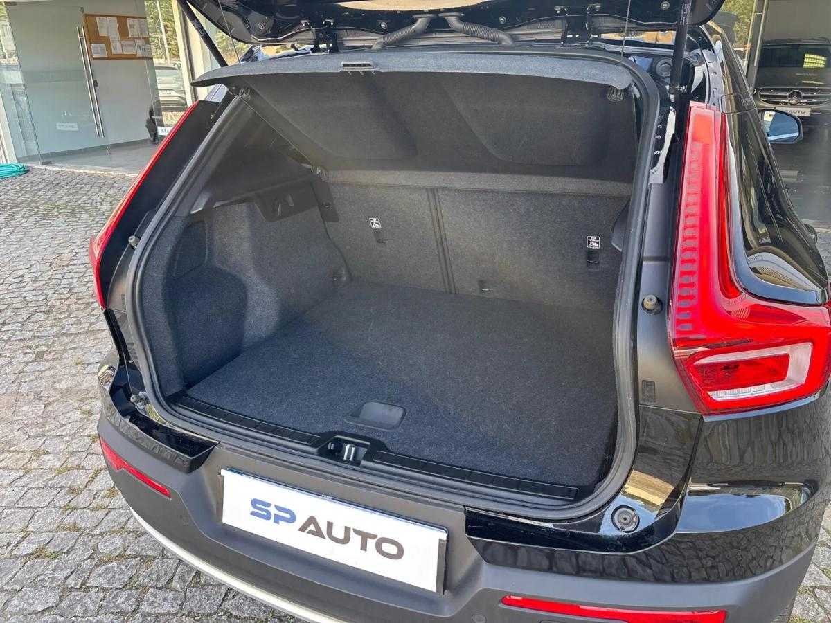 volvo-xc40-2023-hibrido-a-gasolina-1477cc