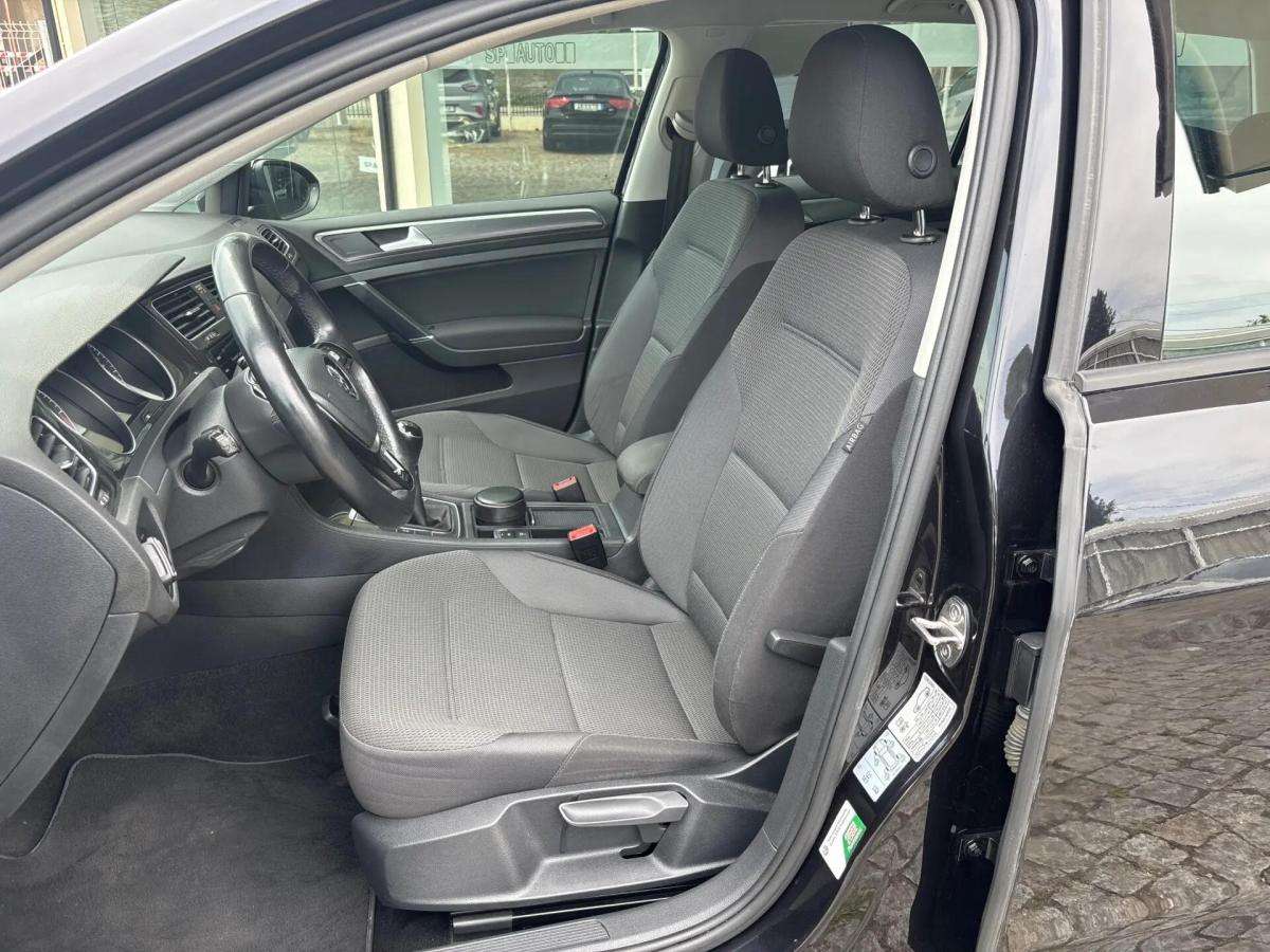 volkswagen-golf-variant-2019-diesel-1598cc