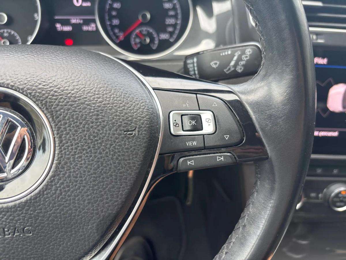 volkswagen-golf-variant-2019-diesel-1598cc