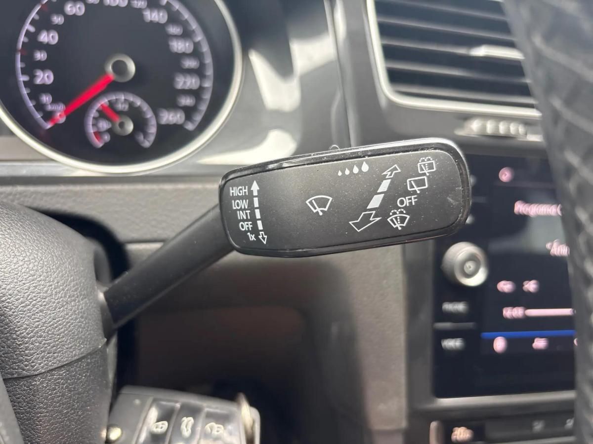volkswagen-golf-variant-2019-diesel-1598cc
