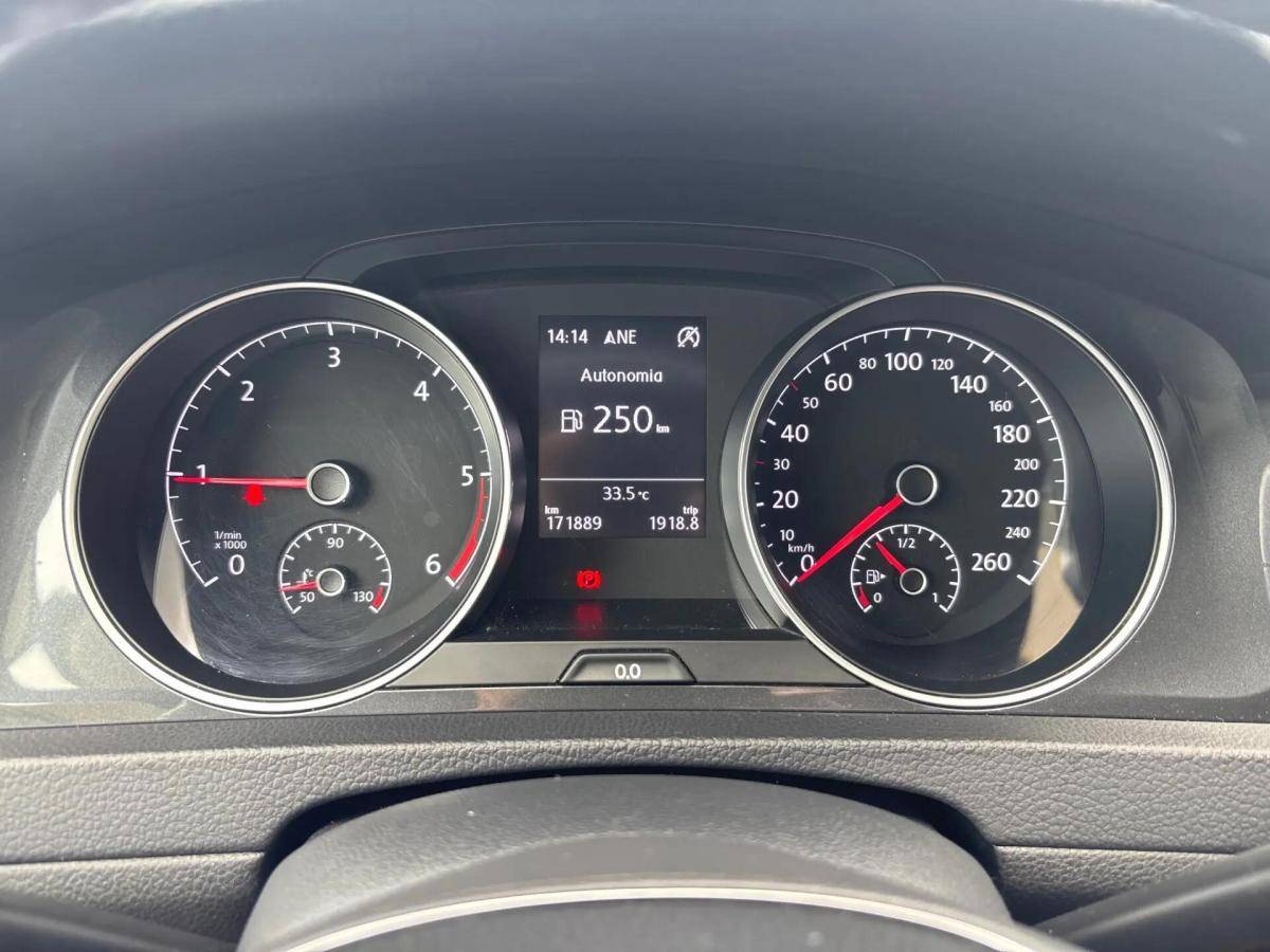 volkswagen-golf-variant-2019-diesel-1598cc