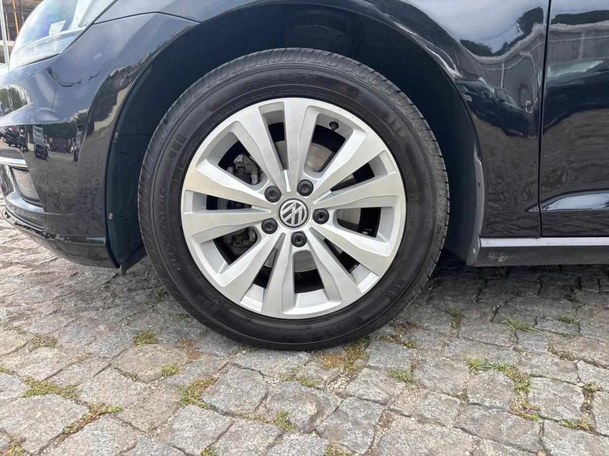 volkswagen-golf-variant-2019-diesel-1598cc