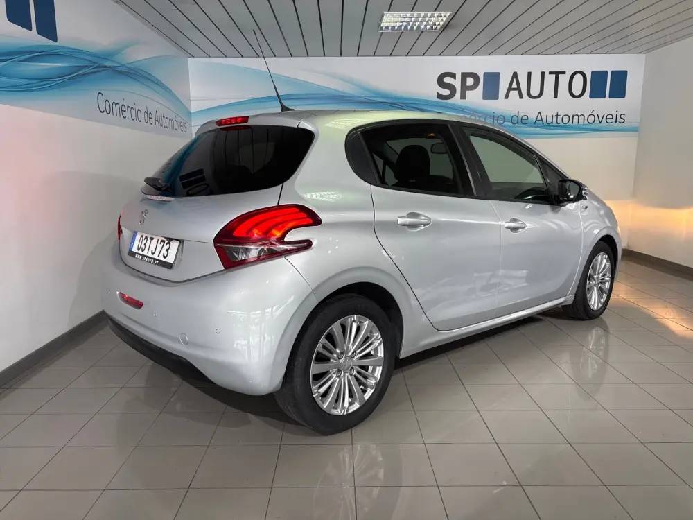 peugeot-208-2017-diesel-1560cc