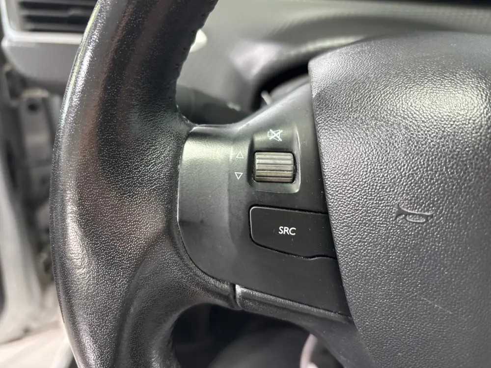 peugeot-208-2017-diesel-1560cc