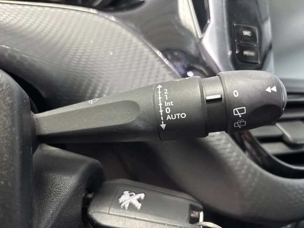 peugeot-208-2017-diesel-1560cc