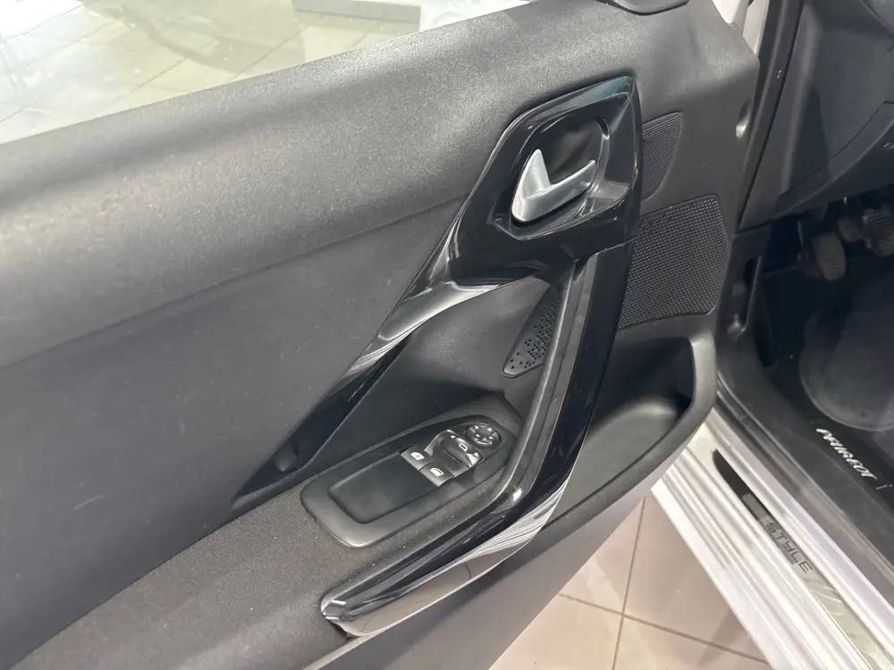 peugeot-208-2017-diesel-1560cc