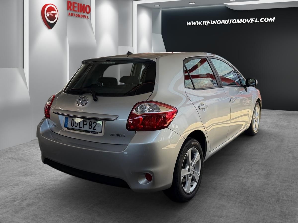 toyota-auris-2011-gasolina-1329cc