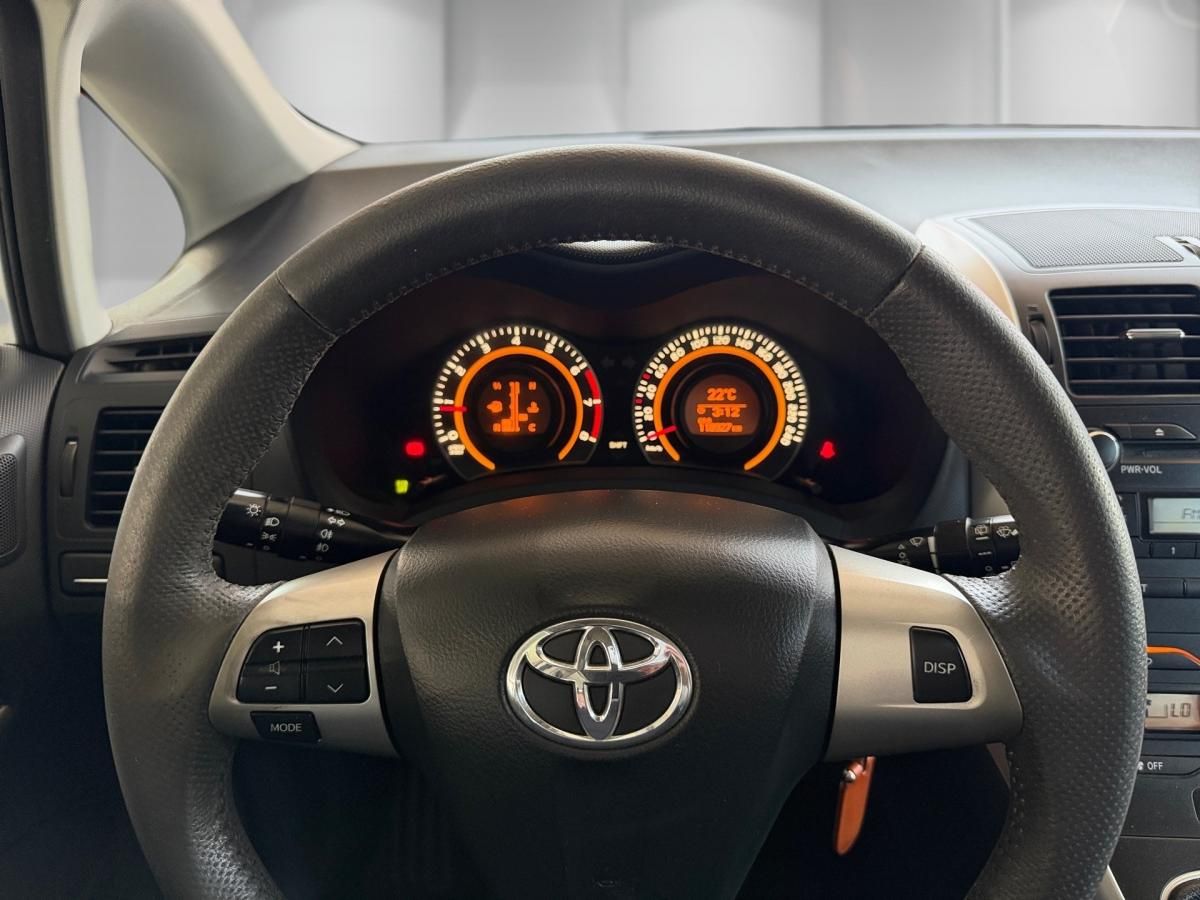 toyota-auris-2011-gasolina-1329cc