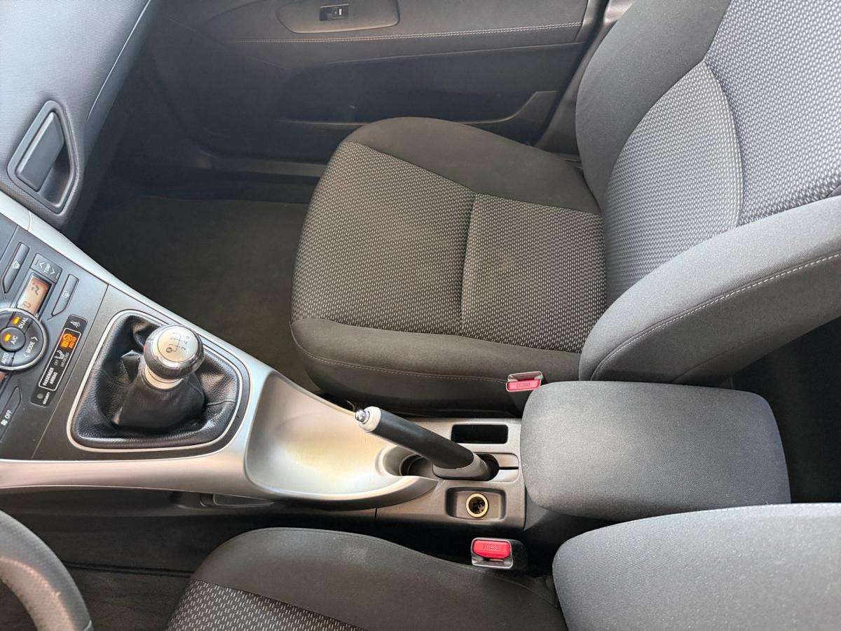 toyota-auris-2011-gasolina-1329cc
