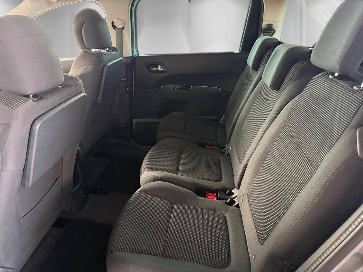 peugeot-5008-2015-diesel-1560cc