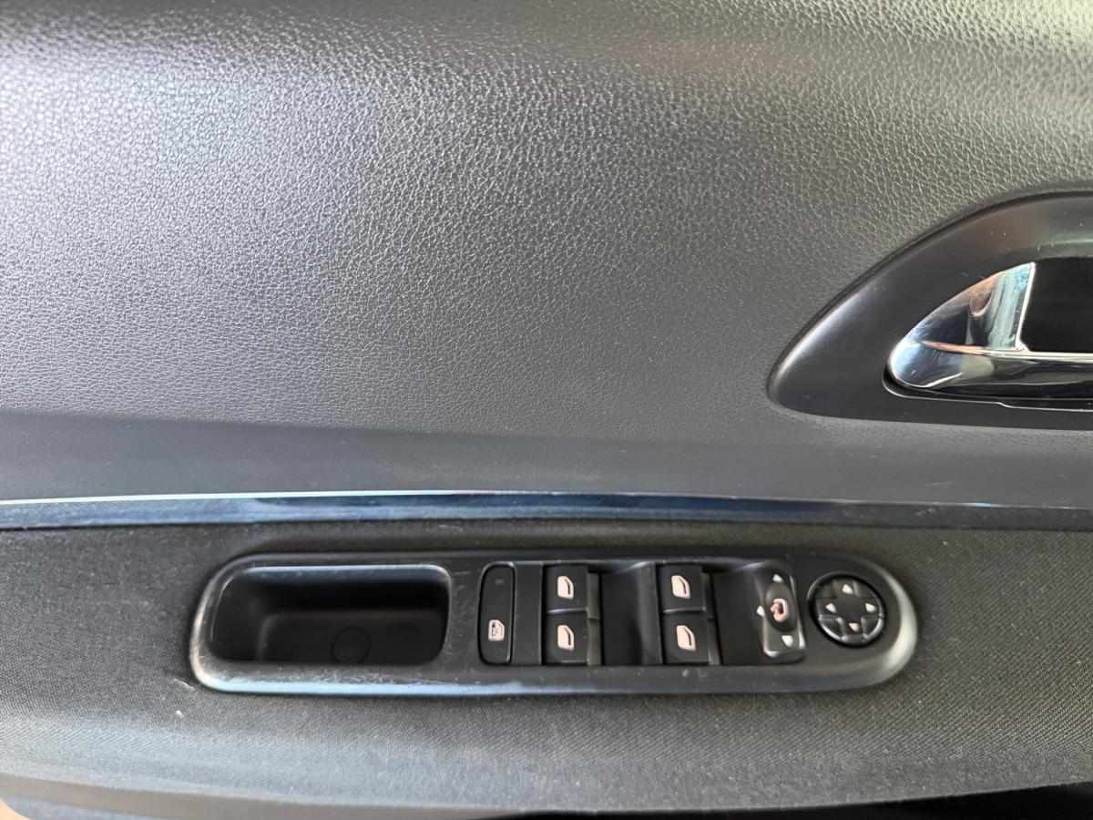 peugeot-5008-2015-diesel-1560cc