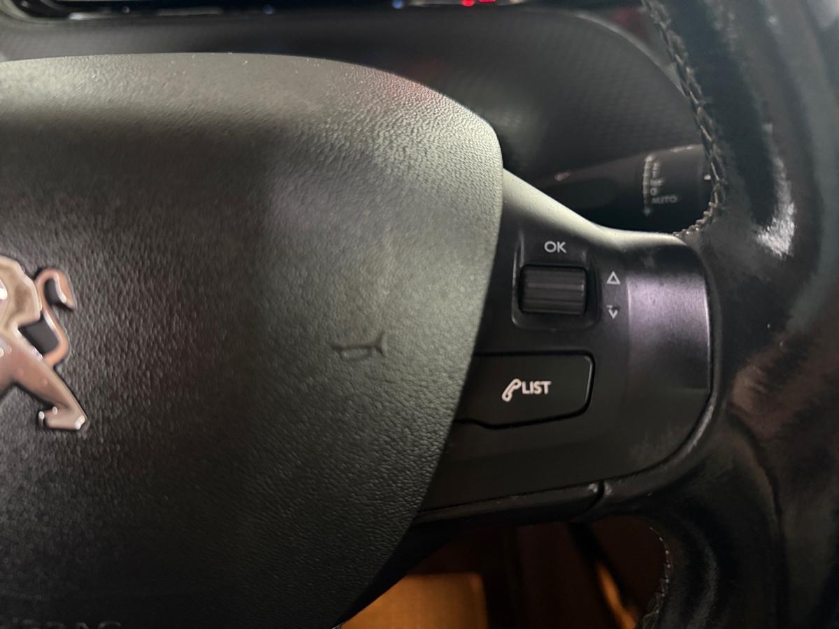 peugeot-2008-2018-gasolina-1199cc
