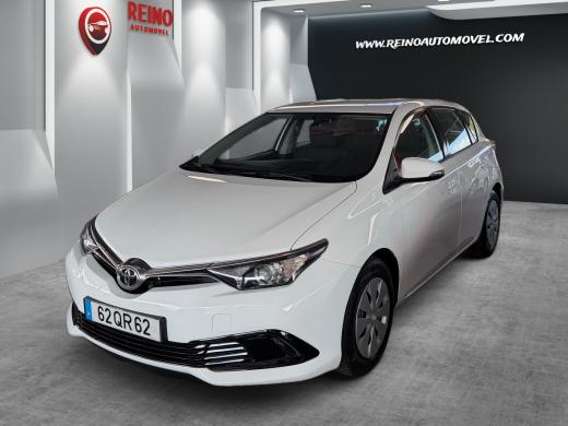 toyota-auris-2015-diesel-1364cc