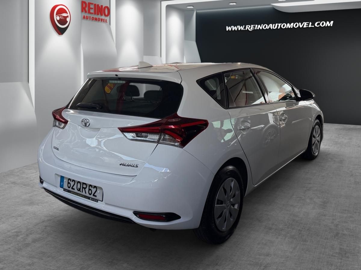toyota-auris-2015-diesel-1364cc