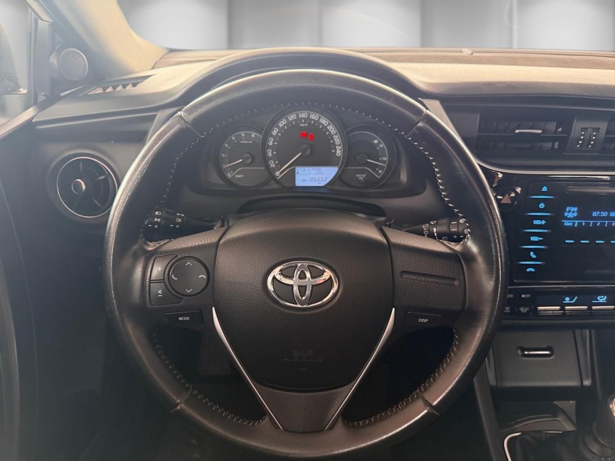 toyota-auris-2015-diesel-1364cc